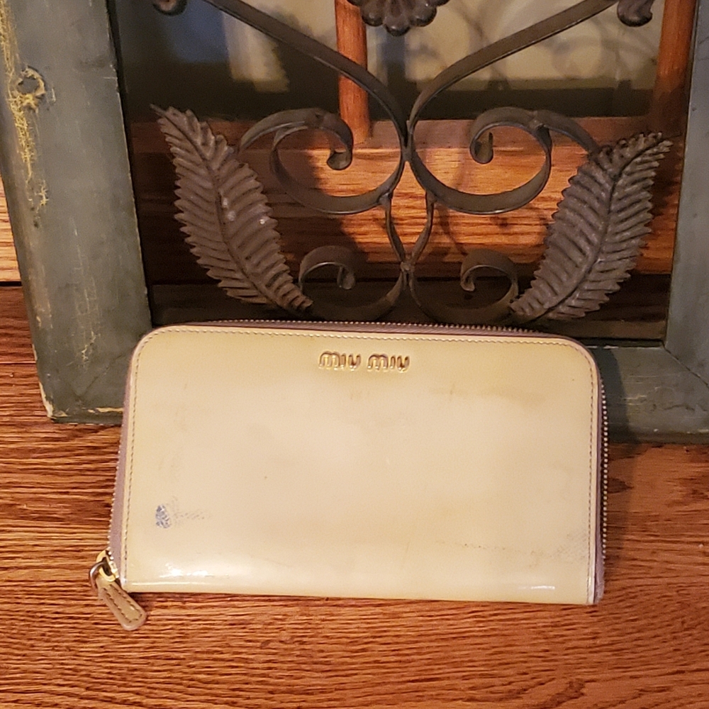 MIU MIU Beige Patent Leather Long Zip Wallet(Price Is Firm)